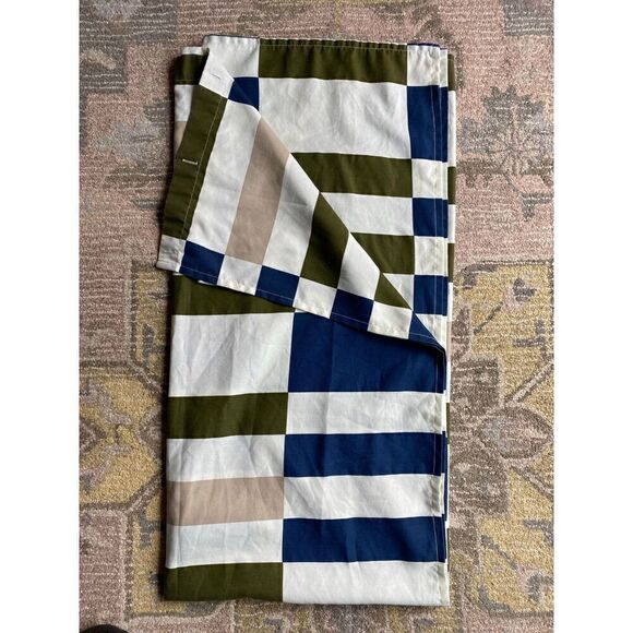 Room Essentials Blocked Colored Fabric Shower Curtain - Picture 3 of 6